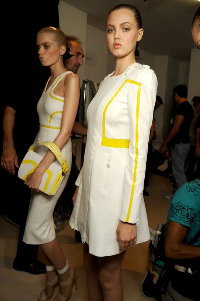 Look 30